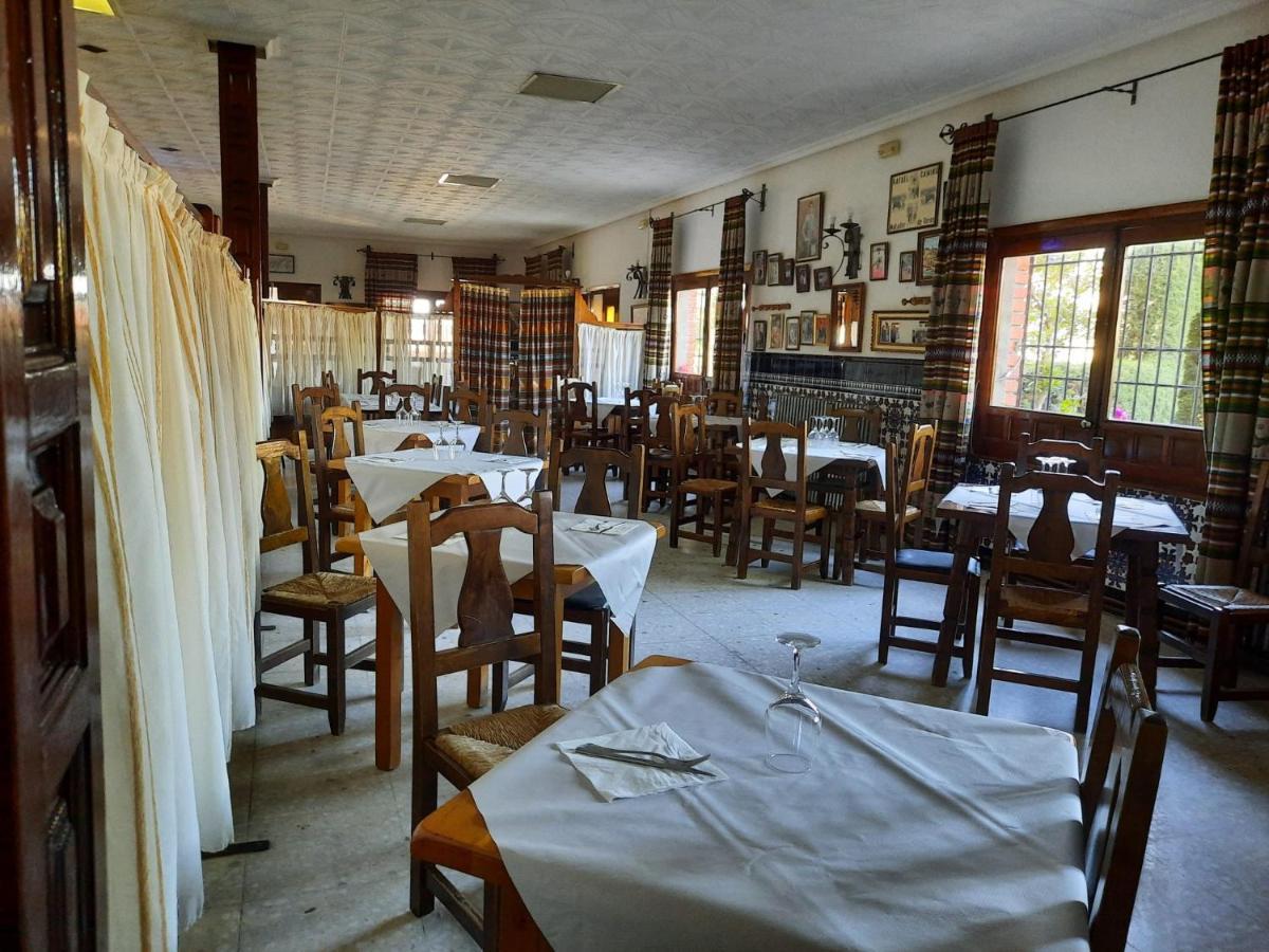 Hostal Gran Capitan Bargas Ngoại thất bức ảnh