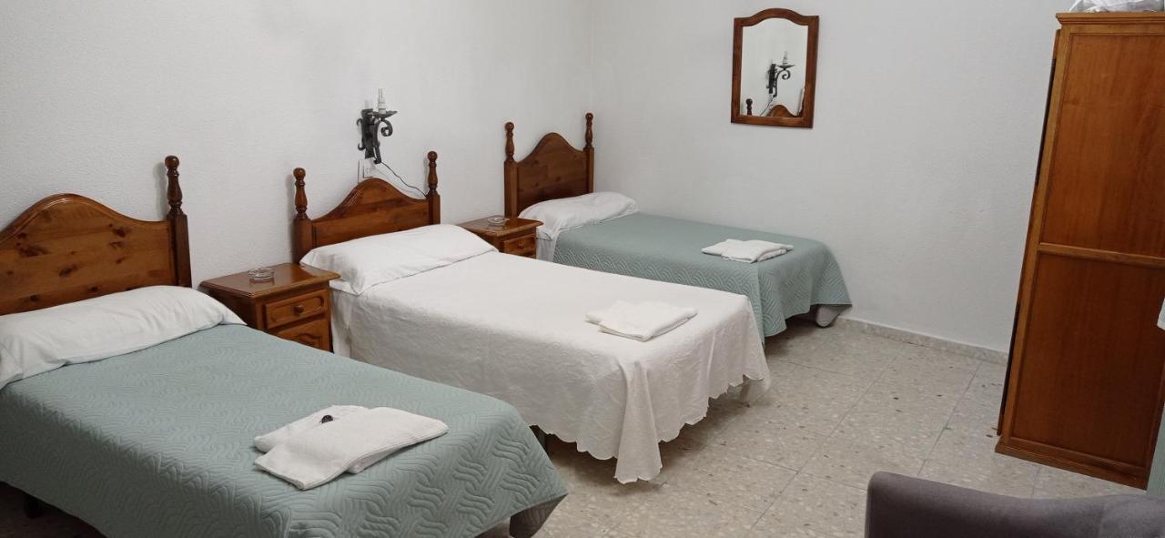Hostal Gran Capitan Bargas Ngoại thất bức ảnh