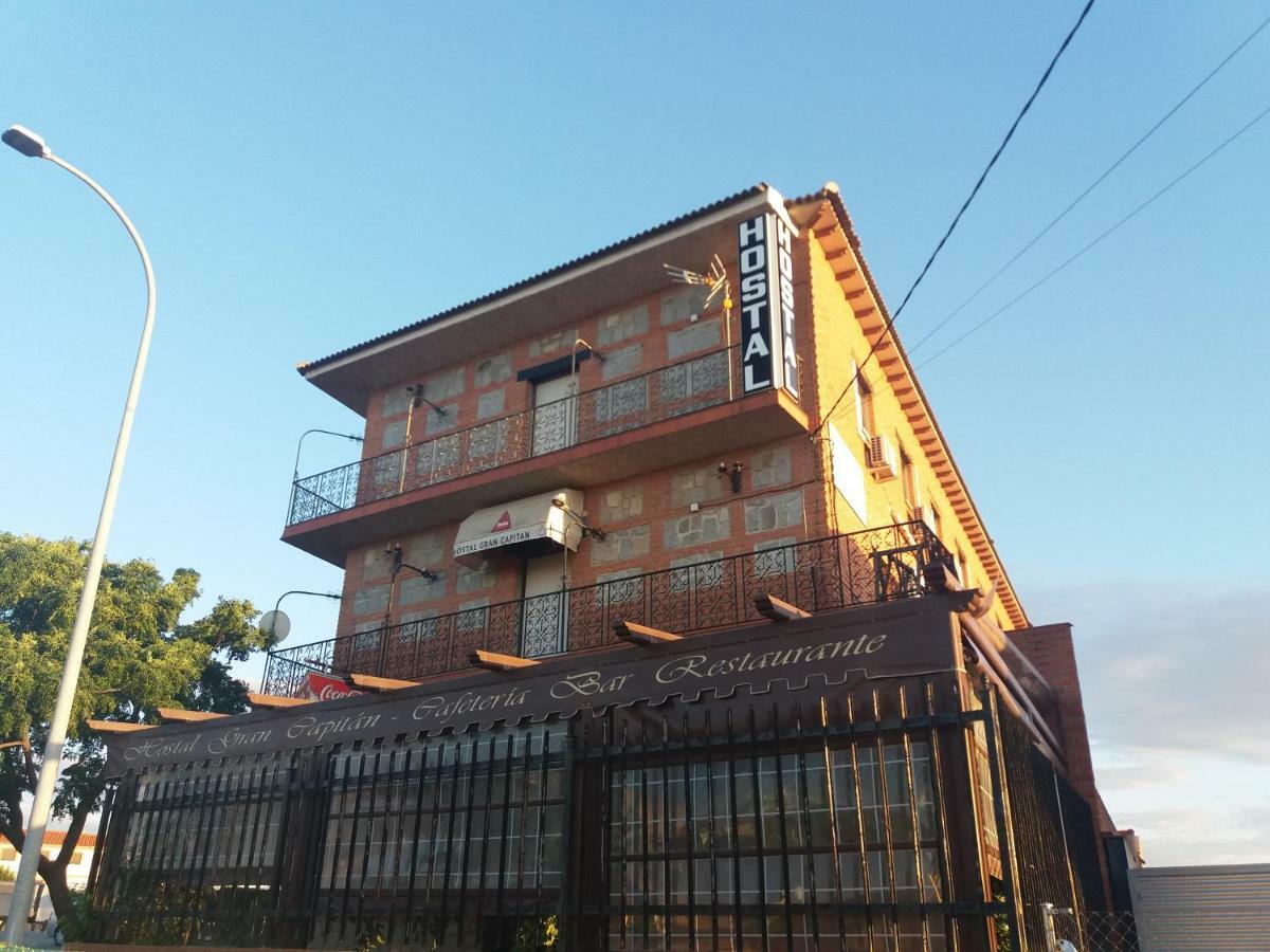 Hostal Gran Capitan Bargas Ngoại thất bức ảnh